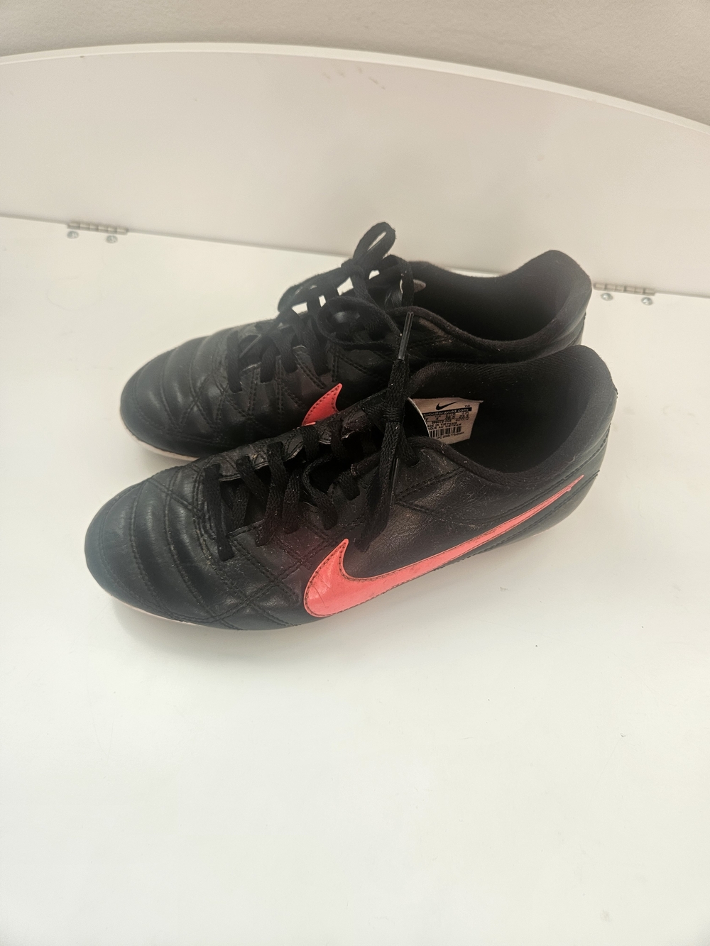 Girls Black & Pink Soccer/Cleat Sneakers